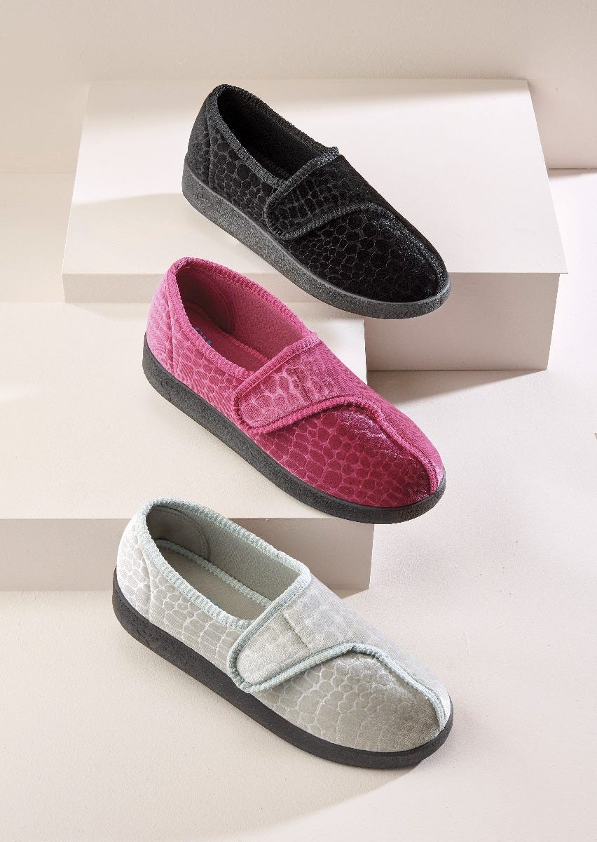 Women's Extra Wide Easy Closure Comfort Slipper